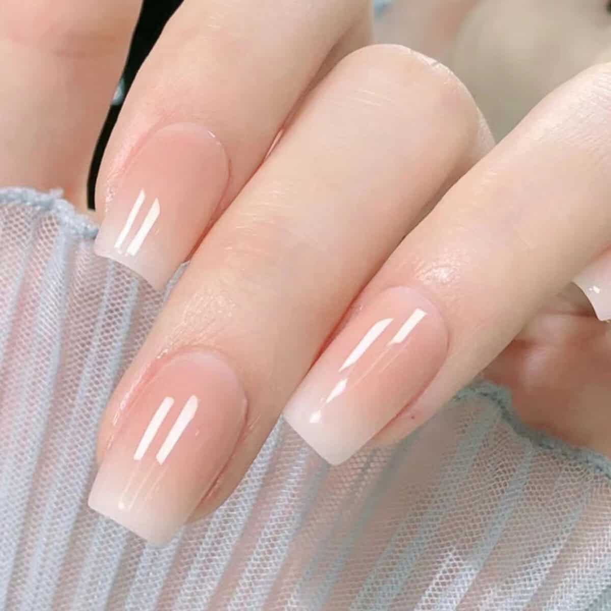 Faux ongles dégradé blanc
