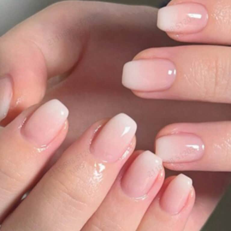 Faux ongles dégradé blanc