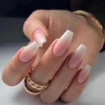 Faux ongles effet baby boomer