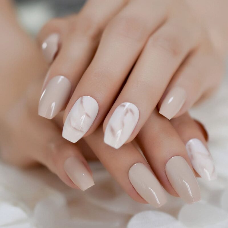 Faux ongles marbre blanc
