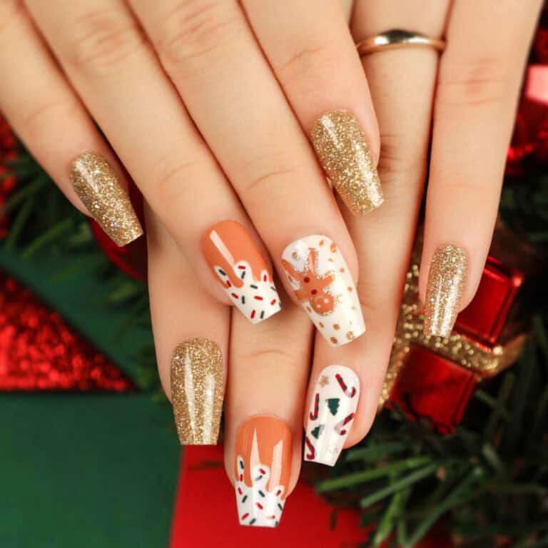 Faux ongles noël blanc et or