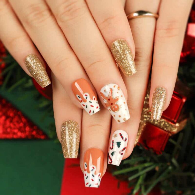 Faux ongles noël blanc et or