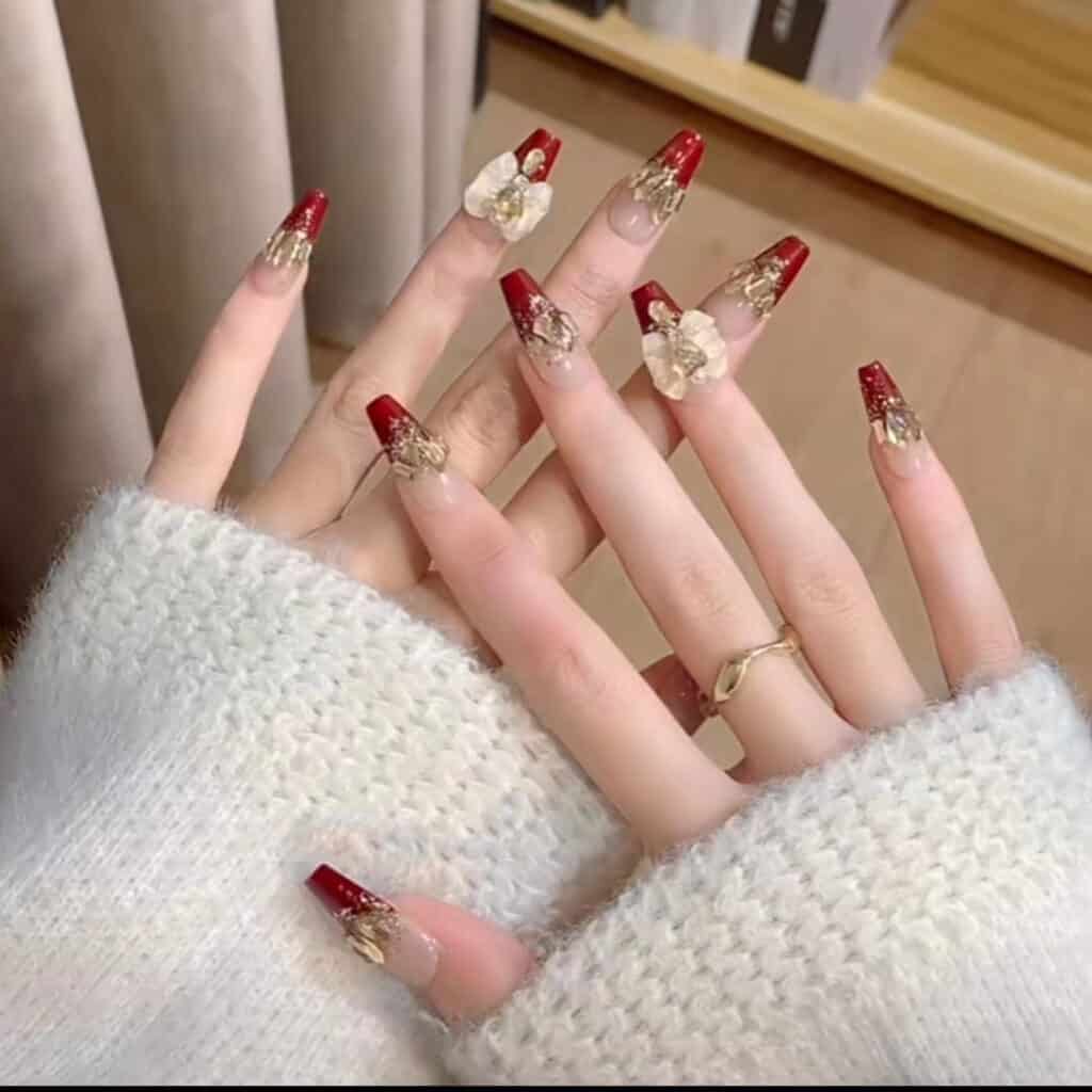 Faux ongles noël rouge et or