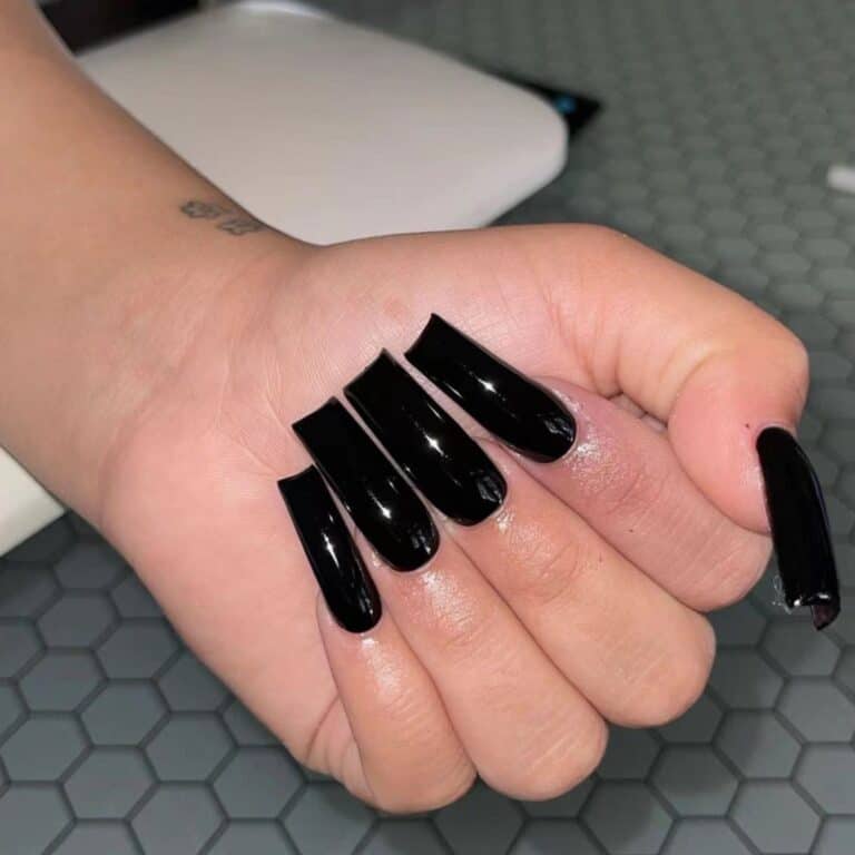 Faux ongles noir ballerine