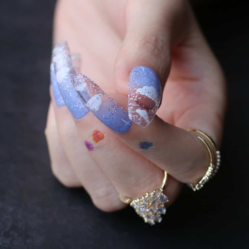 Faux ongles nuage