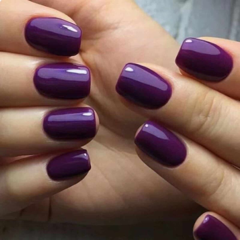 Faux ongles violet foncé